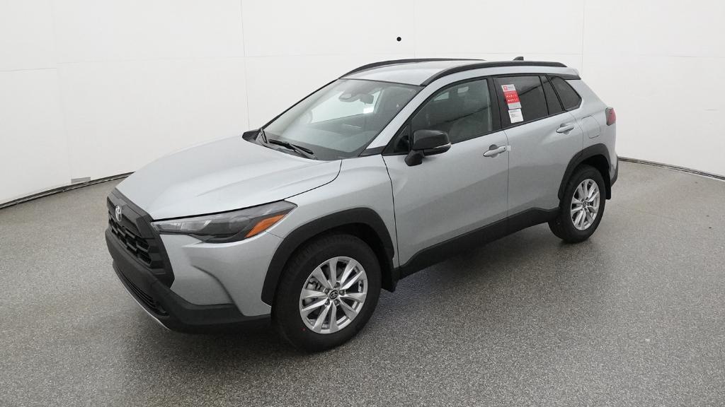 2026 Toyota Corolla Cross LE's photo