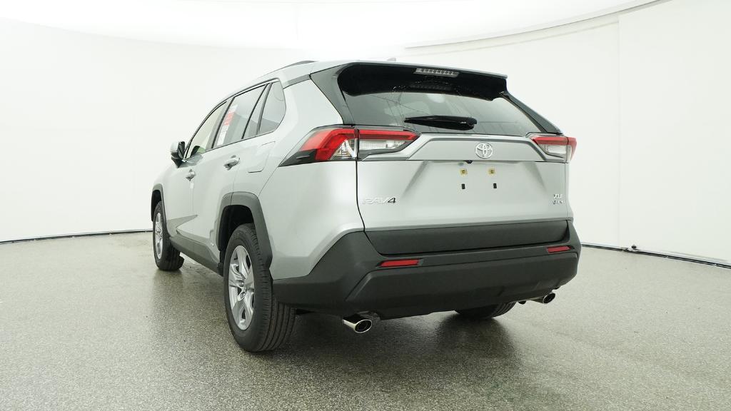 2025 Toyota RAV4 Hybrid XLE photo 2