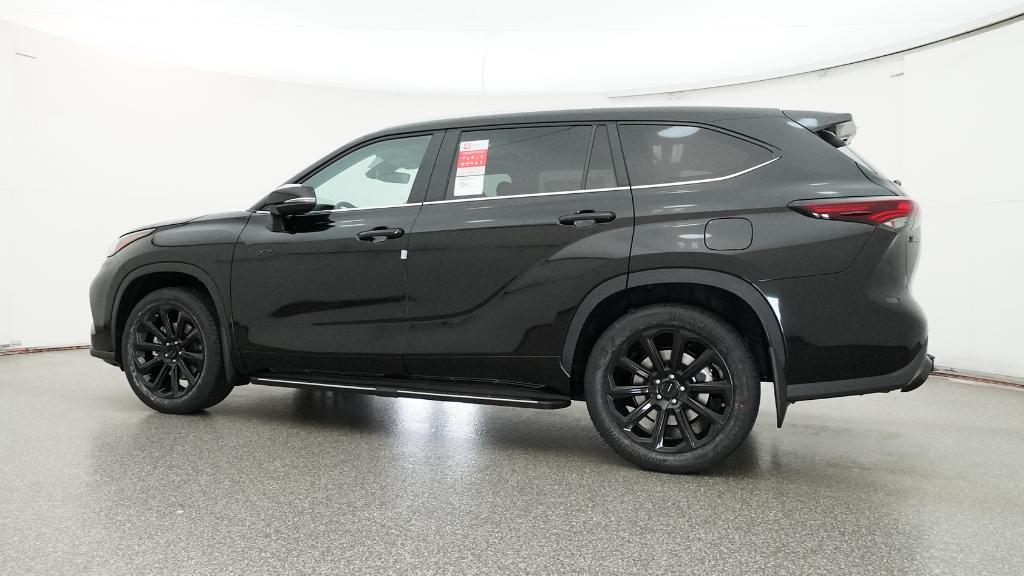 2025 Toyota Highlander XLE photo 3