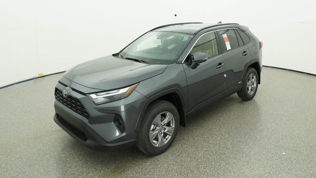 2025 Toyota RAV4 XLE's photo