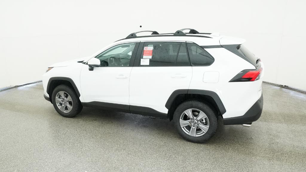 2025 Toyota RAV4 XLE photo 3