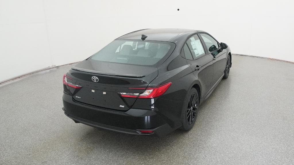 2026 Toyota Camry SE photo 4