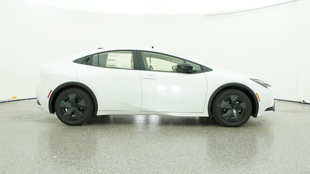 2026 Toyota Prius LE photo 3