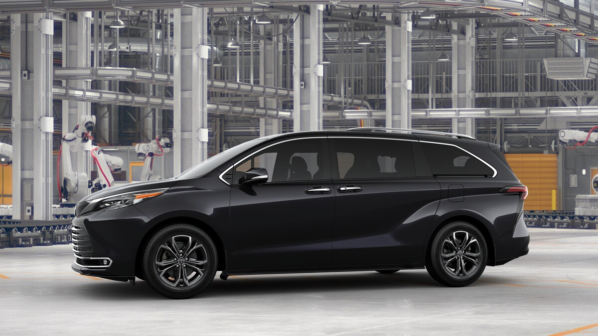 2025 Toyota Sienna Platinum photo 3