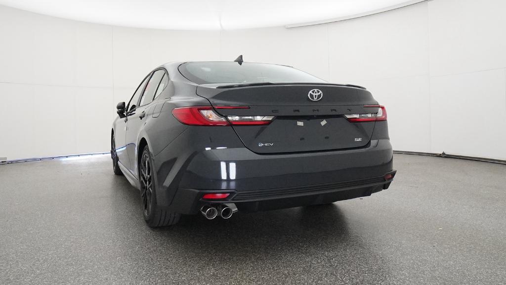 2026 Toyota Camry SE photo 4
