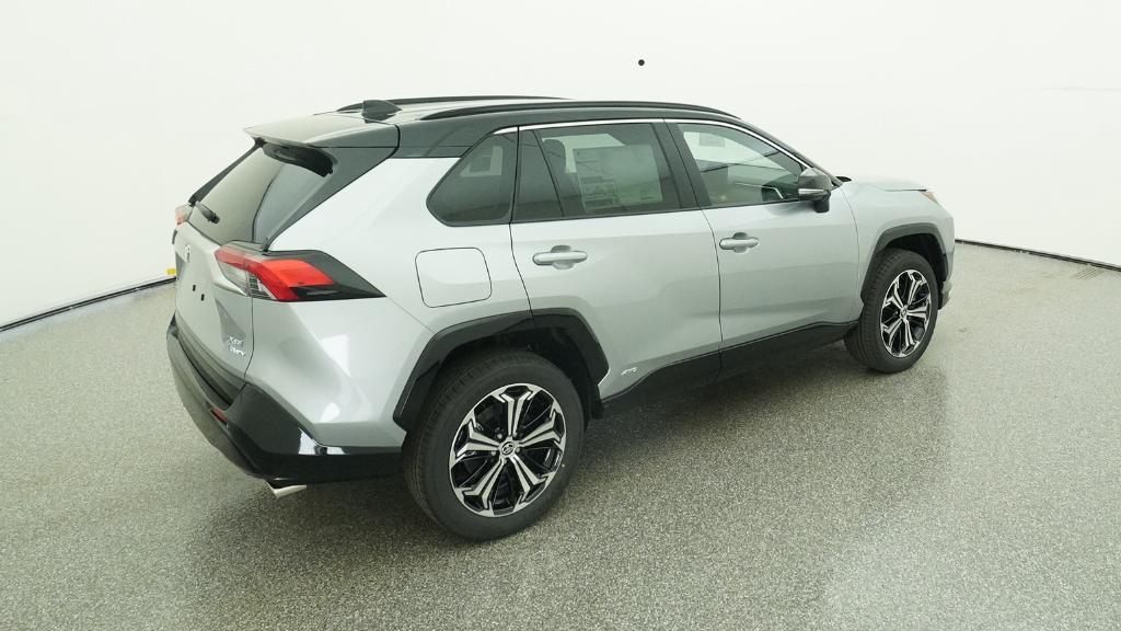 2025 Toyota RAV4 Hybrid XSE photo 2