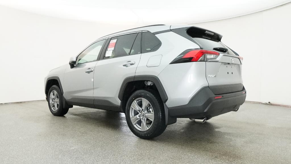 2025 Toyota RAV4 XLE photo 2