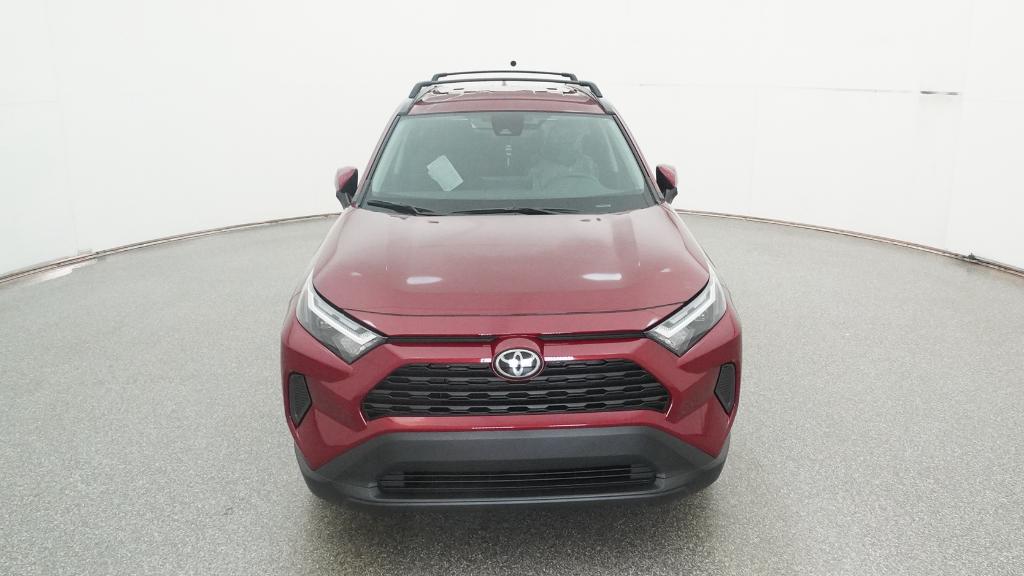 2025 Toyota RAV4 XLE photo 3