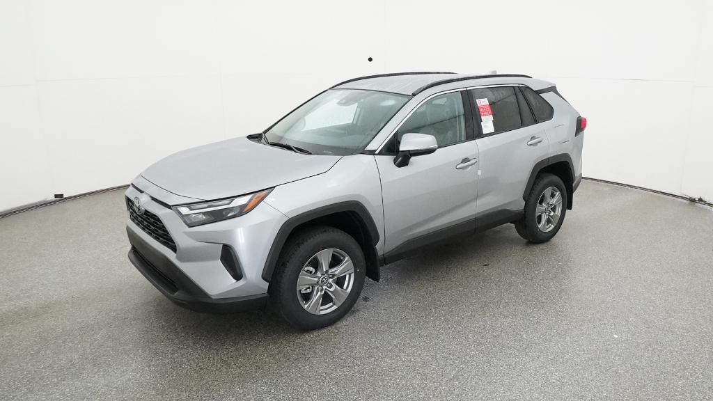 2025 Toyota RAV4 XLE's photo