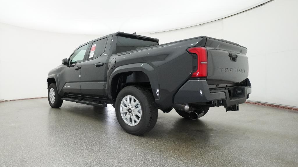 2025 Toyota Tacoma SR5 photo 21