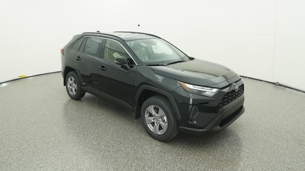 2025 Toyota RAV4 Hybrid XLE photo 3