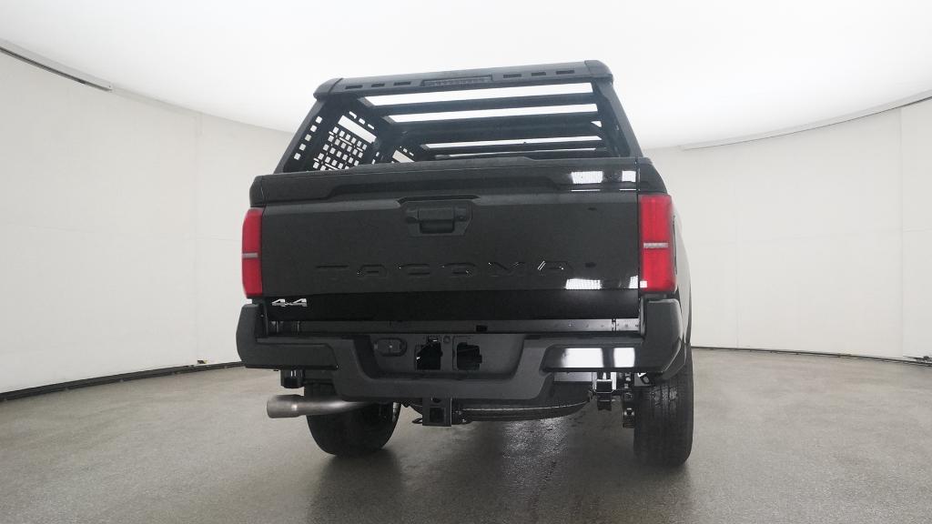 2025 Toyota Tacoma SR5 - Photo 9