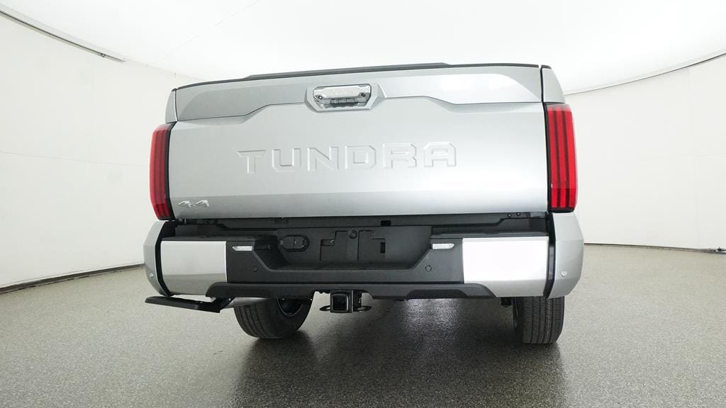 2025 Toyota Tundra Limited - Photo 18