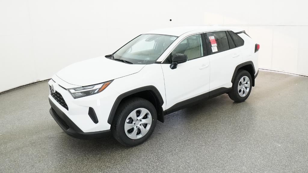 2025 Toyota RAV4 LE's photo