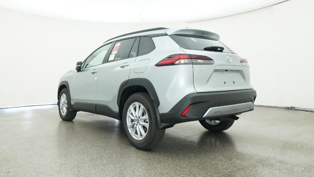 2026 Toyota Corolla Cross LE photo 4