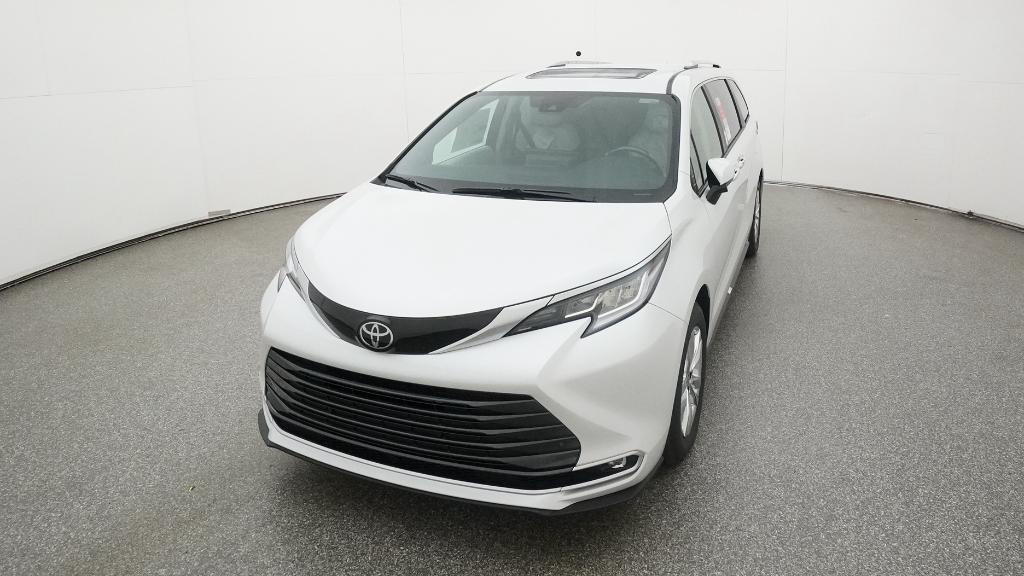 2026 Toyota Sienna Limited photo 4