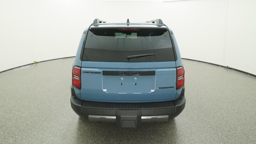 2026 Toyota Land Cruiser photo 2