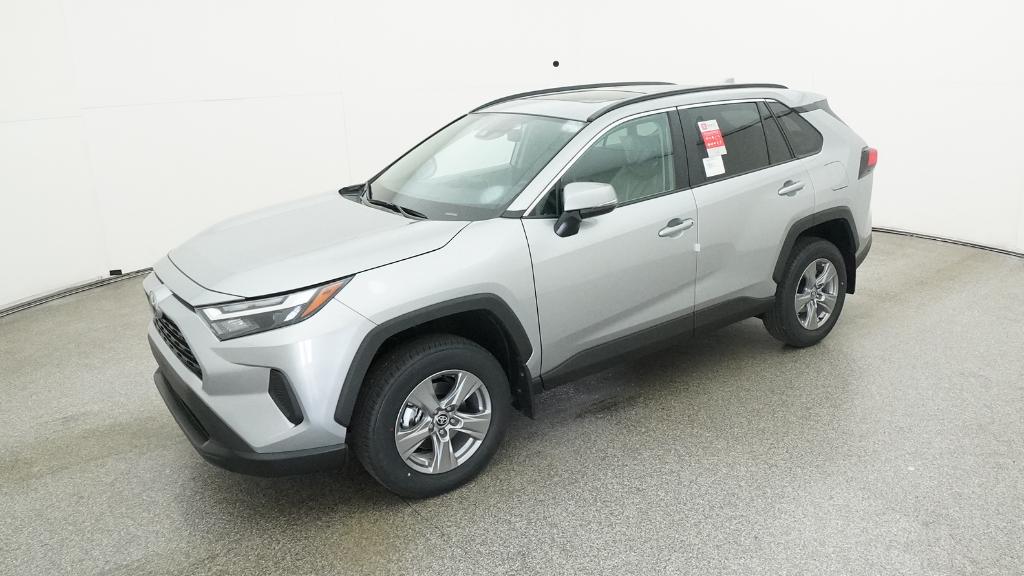 2025 Toyota RAV4 XLE's photo