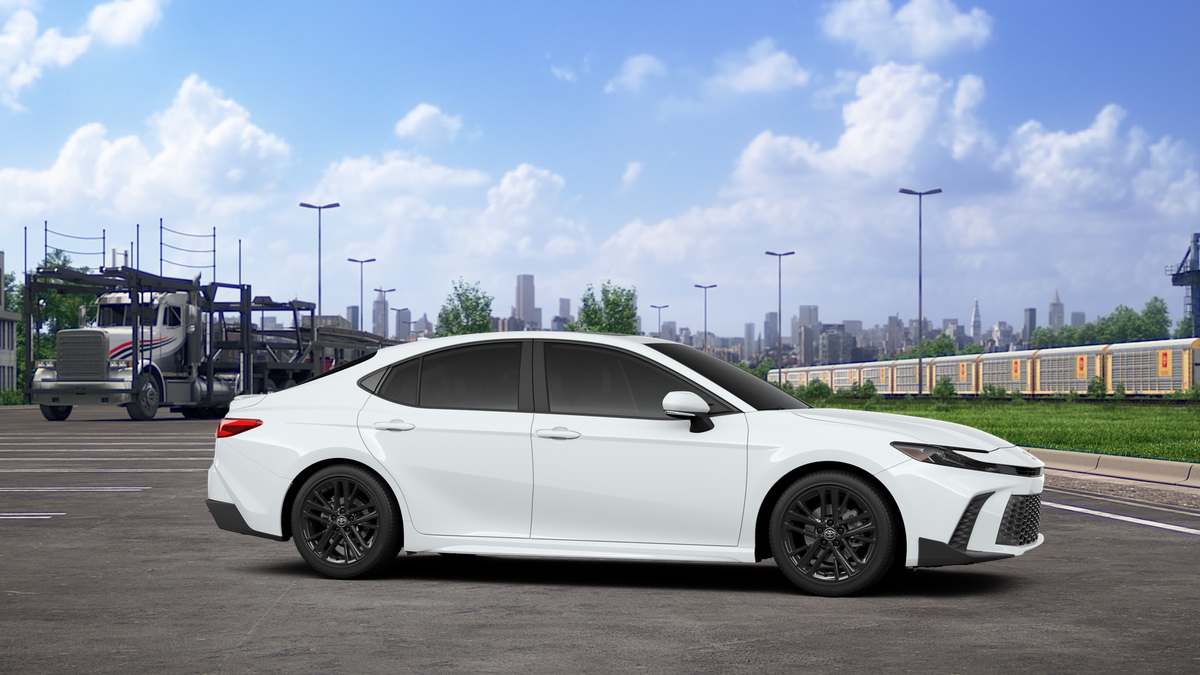 2026 Toyota Camry SE - Photo 13