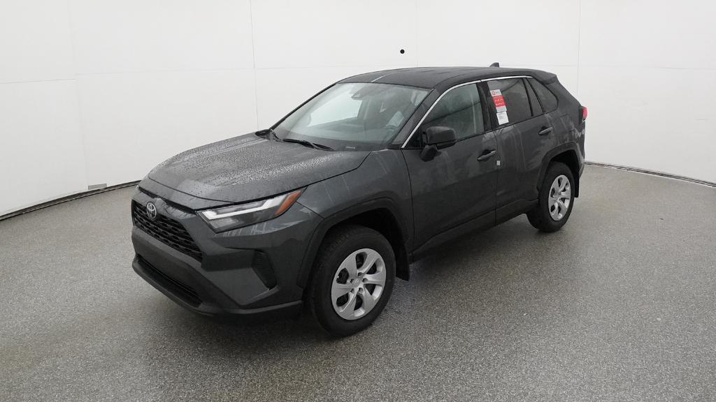 2025 Toyota RAV4 LE's photo