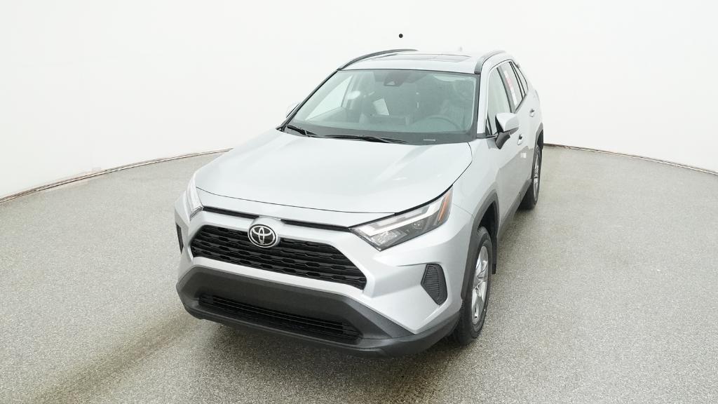 2025 Toyota RAV4 XLE photo 3