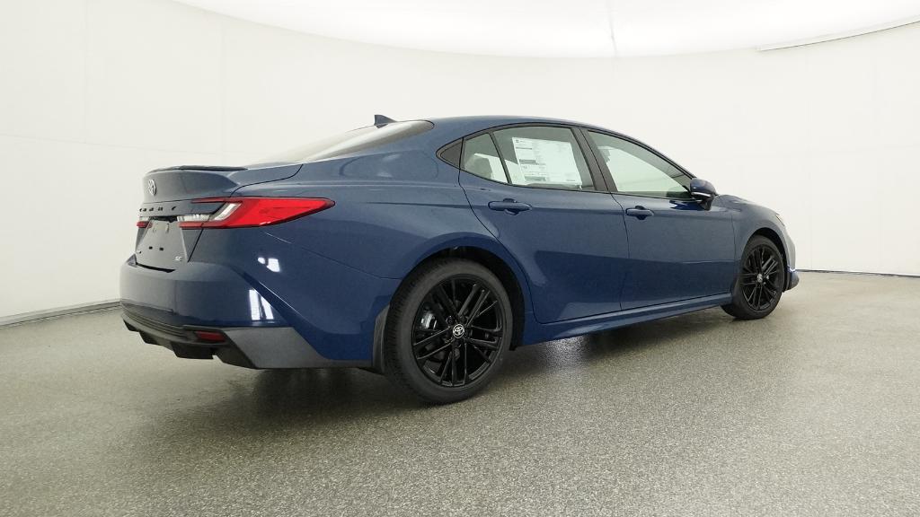 2026 Toyota Camry SE photo 4