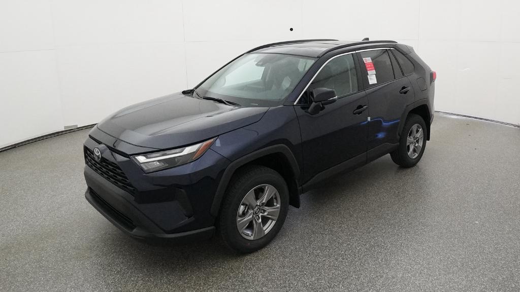 2025 Toyota RAV4 XLE's photo
