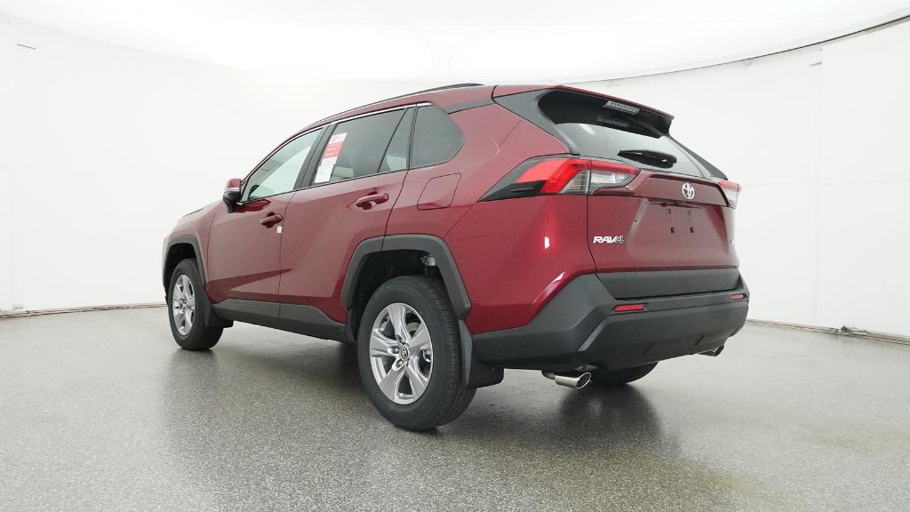 2025 Toyota RAV4 XLE photo 4