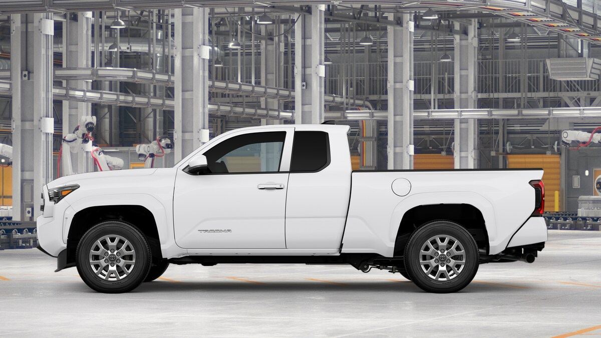 2026 Toyota Tacoma SR5 XtraCab photo 4