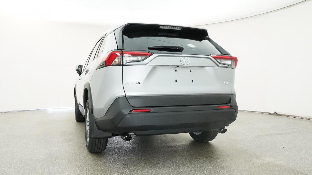2025 Toyota RAV4 XLE photo 2