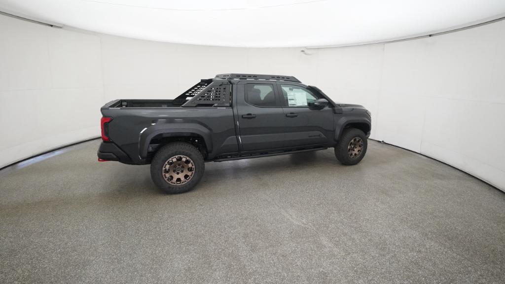 2025 Toyota Tacoma Trailhunter photo 4