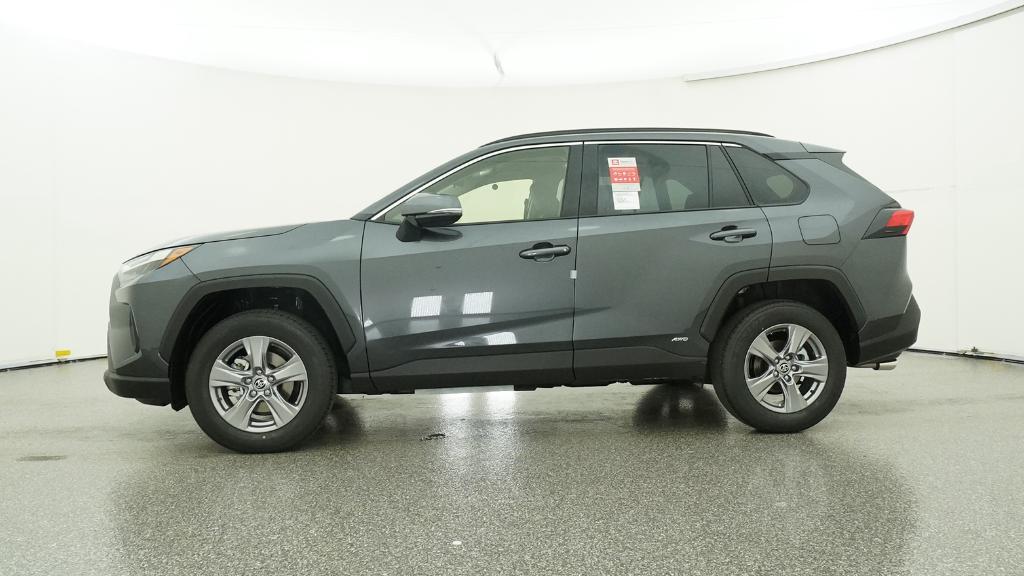 2025 Toyota RAV4 Hybrid XLE photo 4