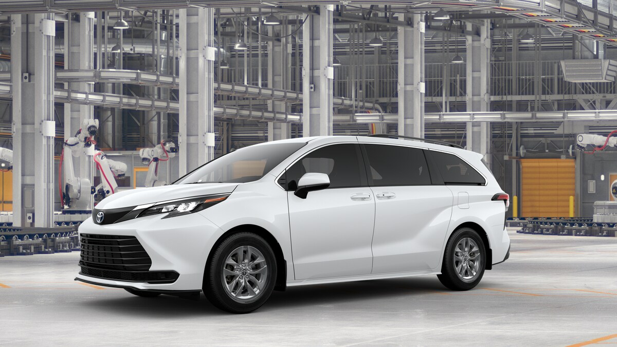 2025 Toyota Sienna LE photo 2