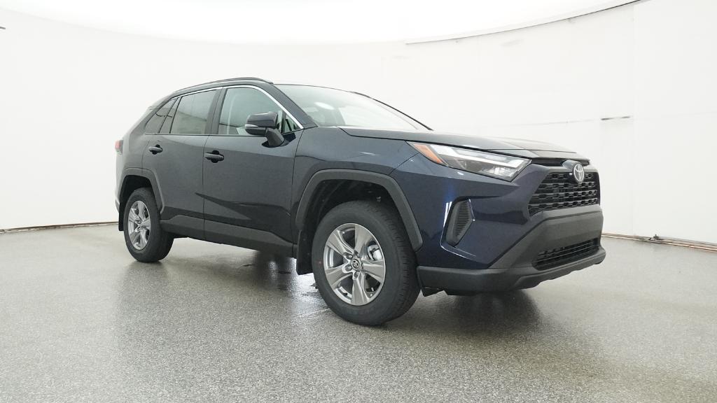 2025 Toyota RAV4 XLE photo 3
