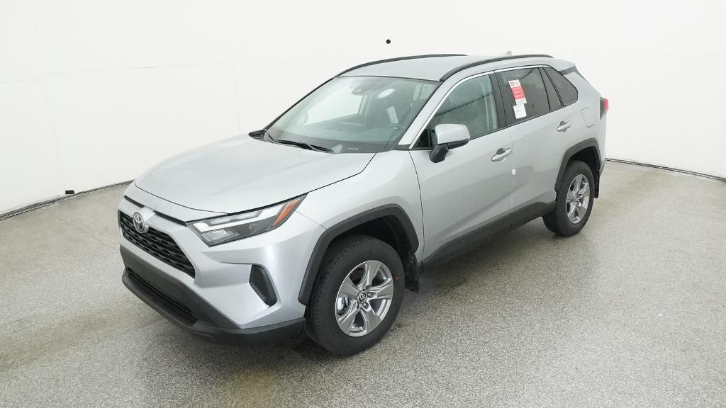 2025 Toyota RAV4 XLE's photo