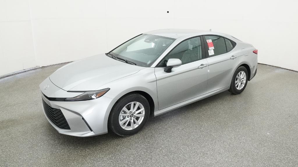 2026 Toyota Camry LE's photo