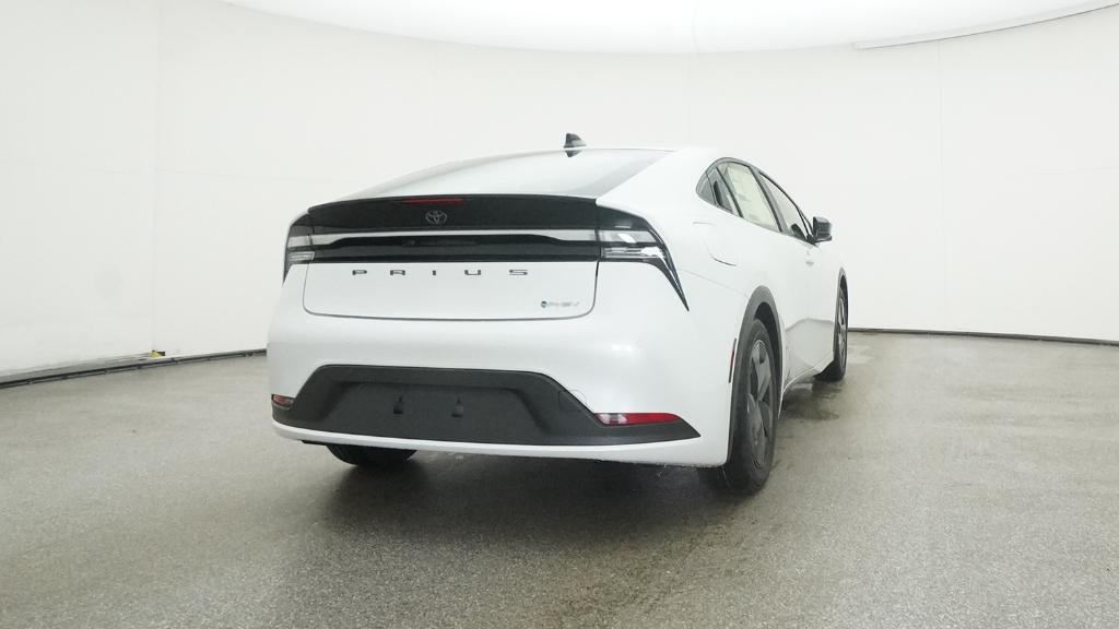 2026 Toyota Prius Plug-in Hybrid SE - Photo 6