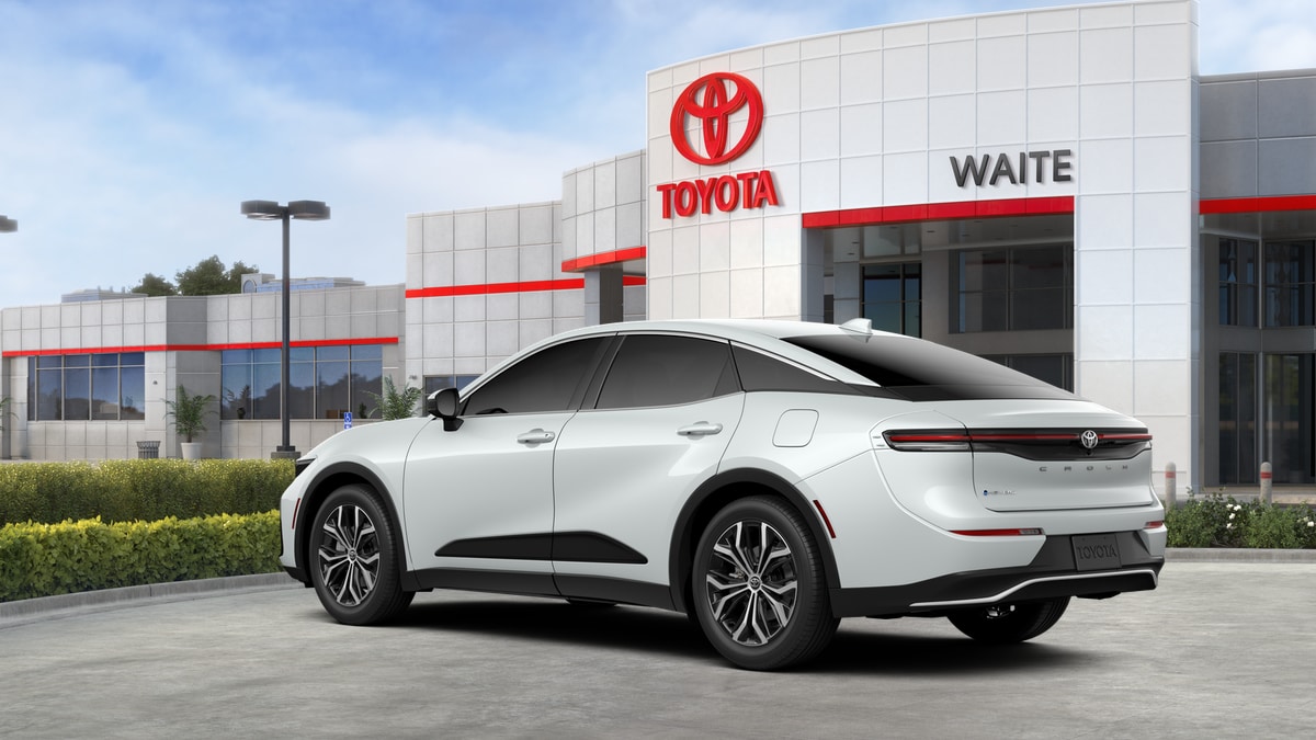 2026 Toyota Crown XLE - Photo 30