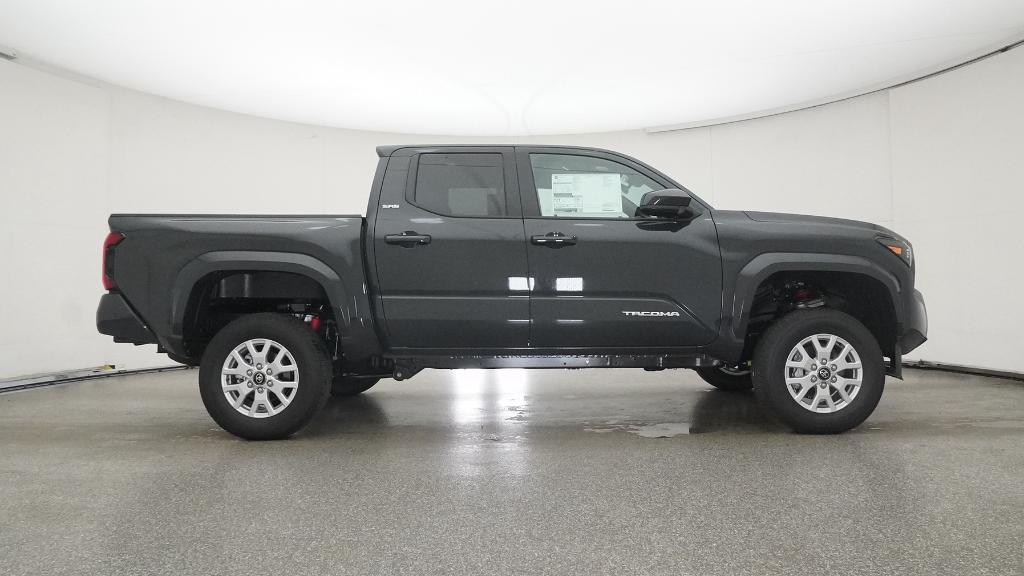 2025 Toyota Tacoma SR5 Double Cab photo 3