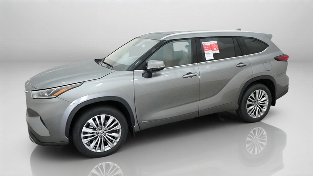 New 2026 Toyota Highlander Hybrid Platinum SUV