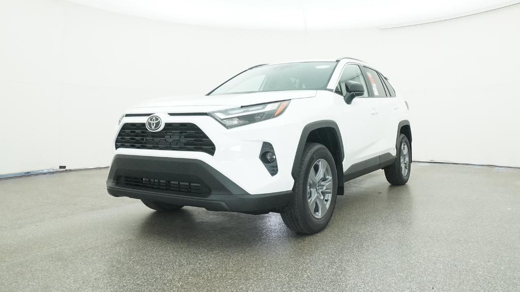 2025 Toyota RAV4 Hybrid LE photo 4