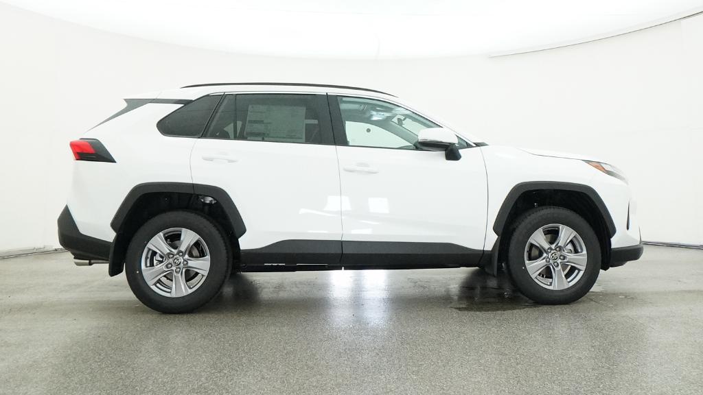 2025 Toyota RAV4 XLE photo 2