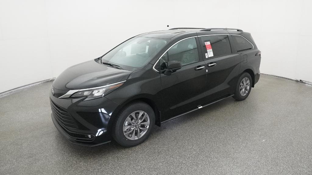 New 2026 Toyota Sienna XLE 8 PASSENGER