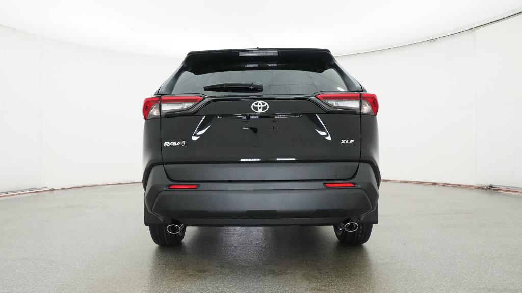 2025 Toyota RAV4 XLE photo 3