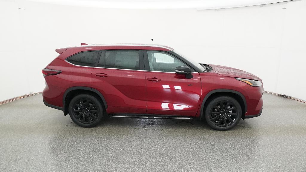 2026 Toyota Highlander XLE photo 2
