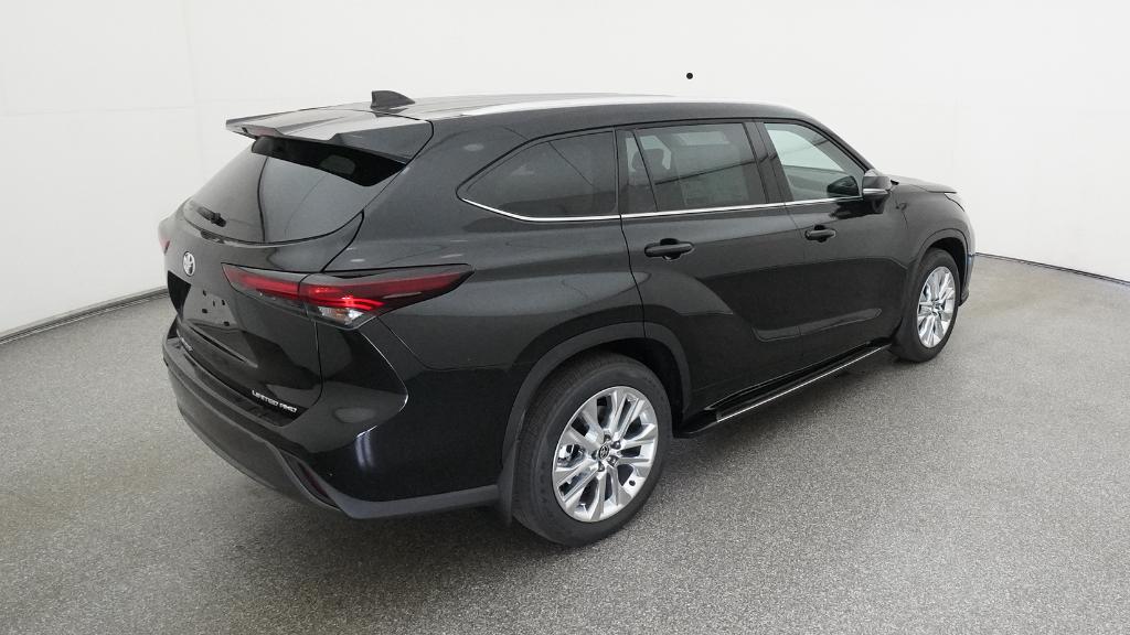 2026 Toyota Highlander Limited photo 3