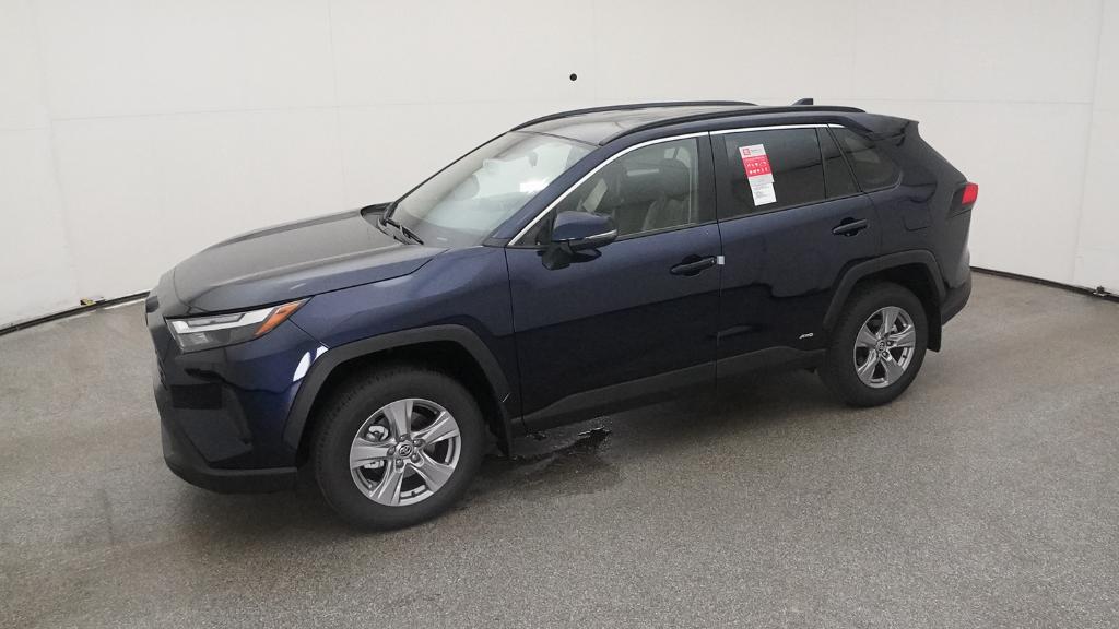 2025 Toyota RAV4 Hybrid XLE photo 4