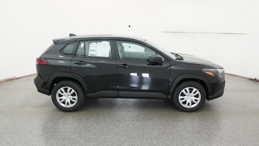 2026 Toyota Corolla Cross L photo 4