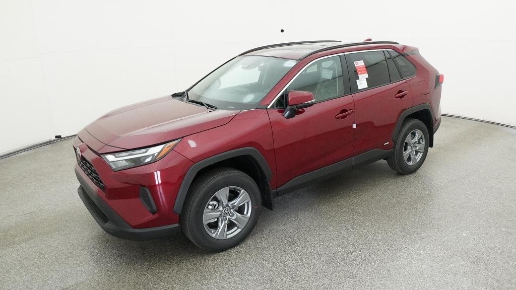 2025 Toyota RAV4 XLE's photo