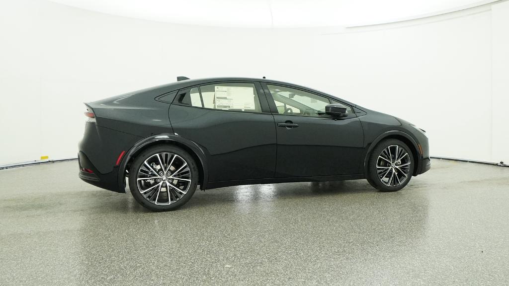 2026 Toyota Prius XLE photo 3